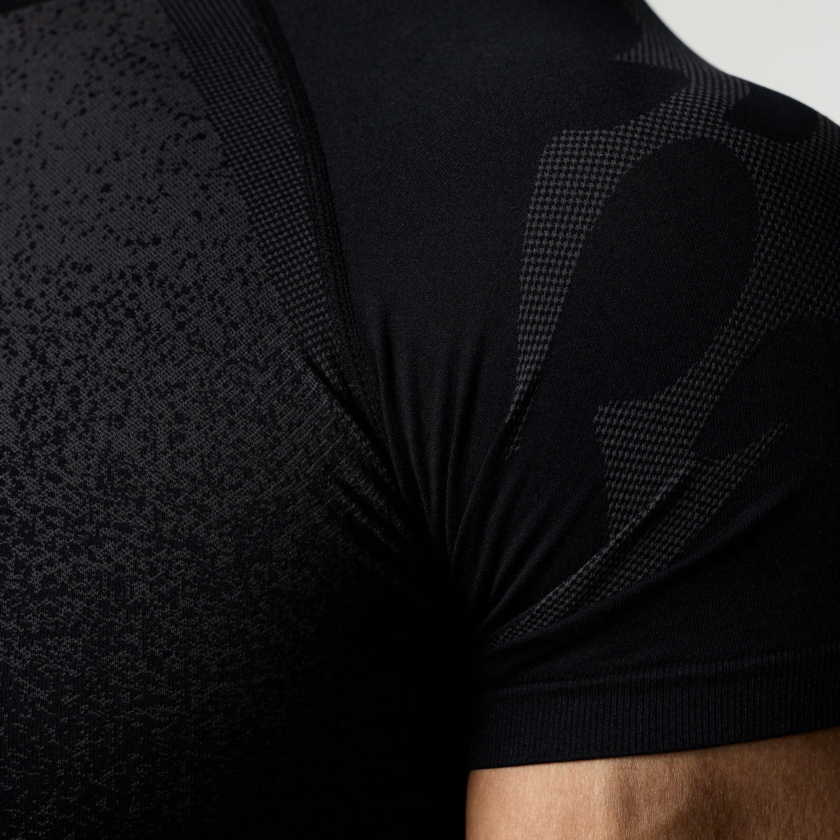 TRIBAL COMPRESSION BLACK SHORT SLEEVE T SHIRT - 4