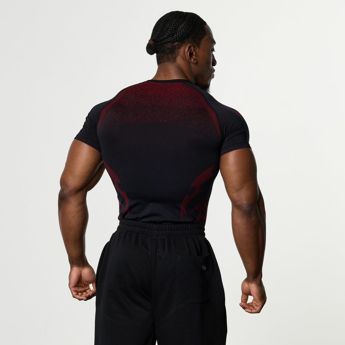 TRIBAL COMPRESSION BLACK AND RED SHORT SLEEVE T SHIRT